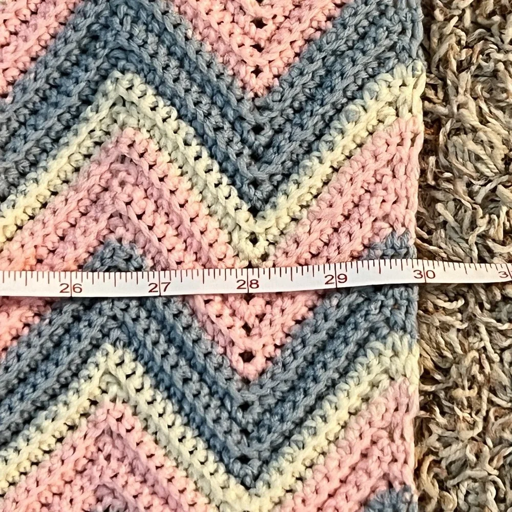 Handmade Vintage 1965 Chevron Baby Afghan Pink Blue‎ White 52